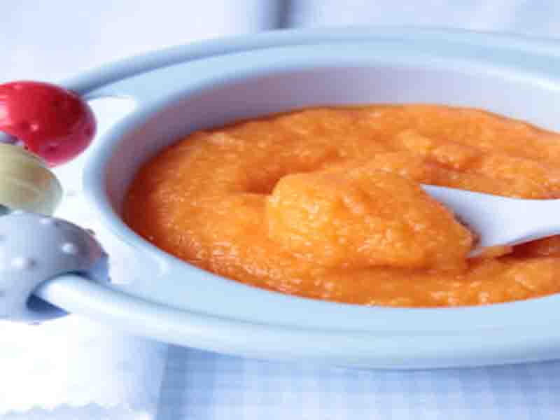 Mango, apple and carrot porridge for babies