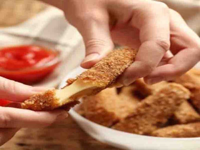 Battered mozzarella cheese sticks (QUICK and EASY recipe)
